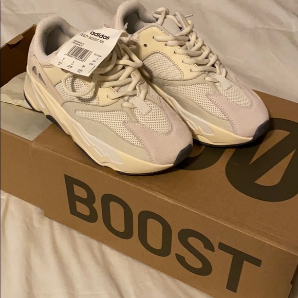 150 euro yeezys 150 euro yeezys